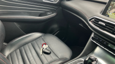 MG Hs 1.5 T-GDI PHEV Exclusive 5dr Auto Hatchback